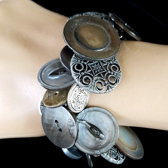 Vintage Silver Tone Button Charm Bracelet - Picture 6 of 11